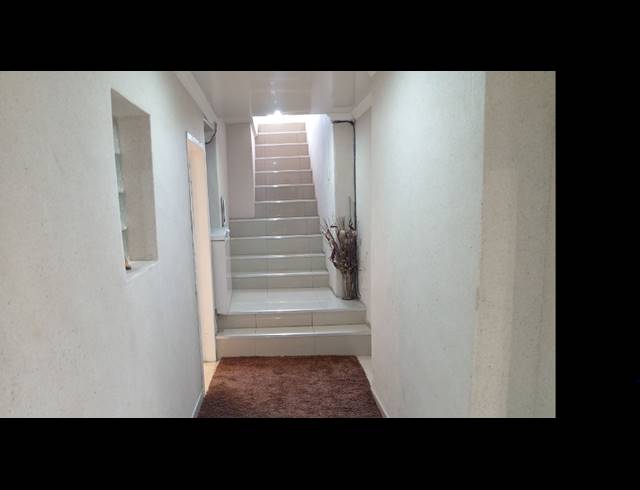 6 BEDROOM HOUSE FOR SALE IN MONDEOR